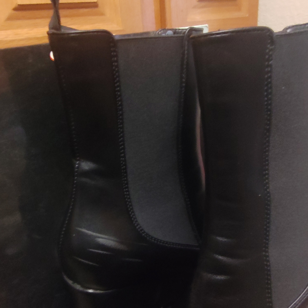Women’s Black Platform Boots - Sleek Elevated Ankle Boot By Lamoda, Size 7 - Picture 4 of 6